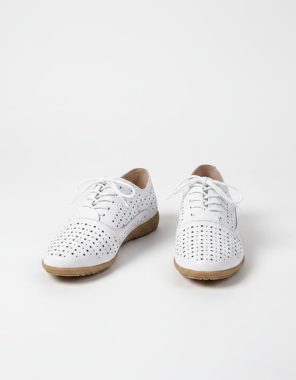 Bonnie Leather Lace-Up Oxford Ballet Flats