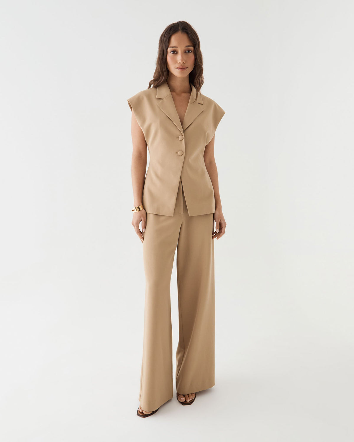 Opavelle Short-Sleeve Tailored Blazer - Camel - product image 4