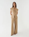 Opavelle Short-Sleeve Tailored Blazer - Camel