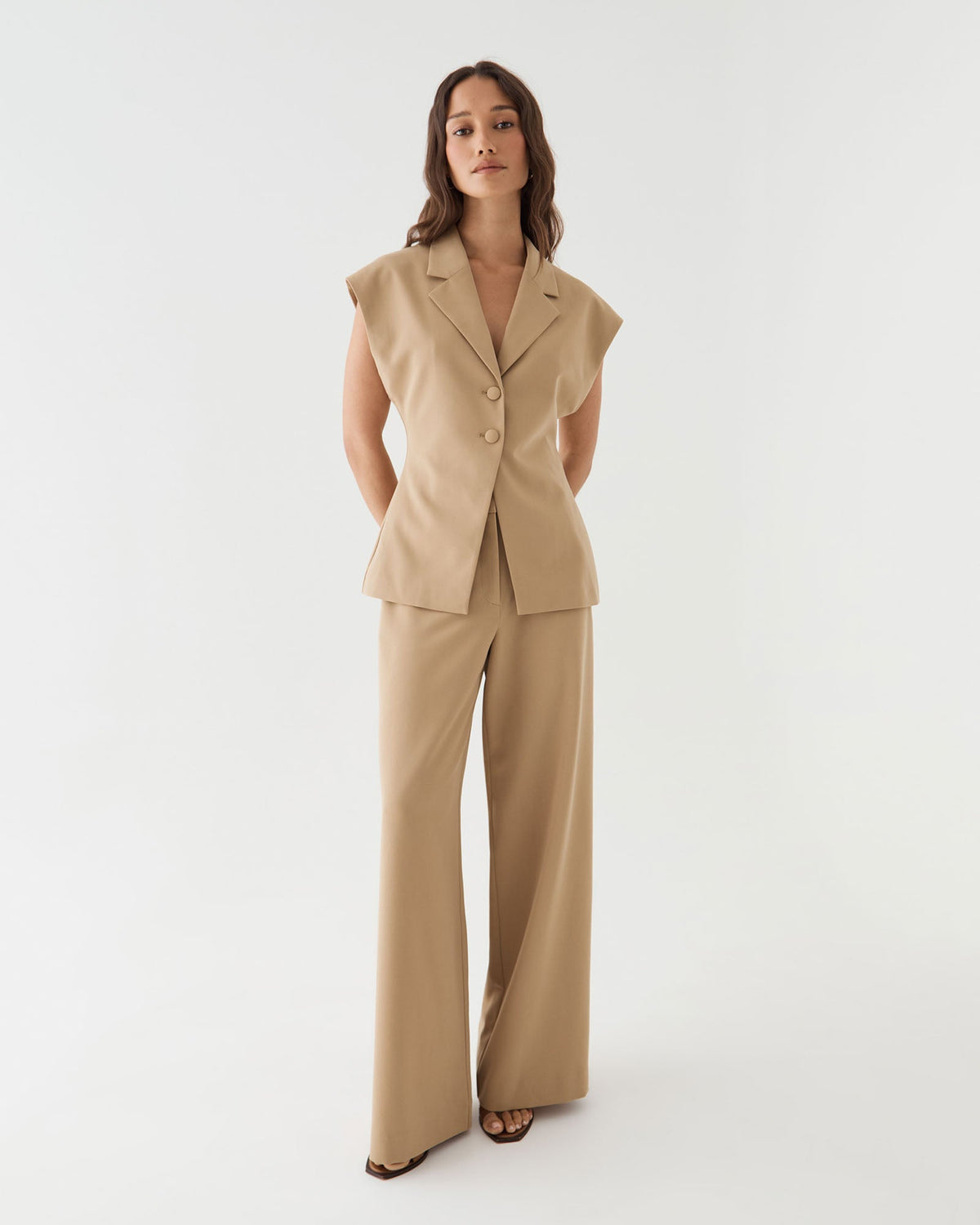 Opavelle Short-Sleeve Tailored Blazer - Camel - product image 1