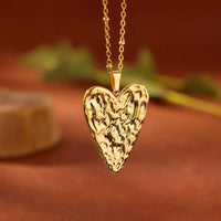 Ilse Textured Heart Pendant Necklace - Heart Elise / Gold