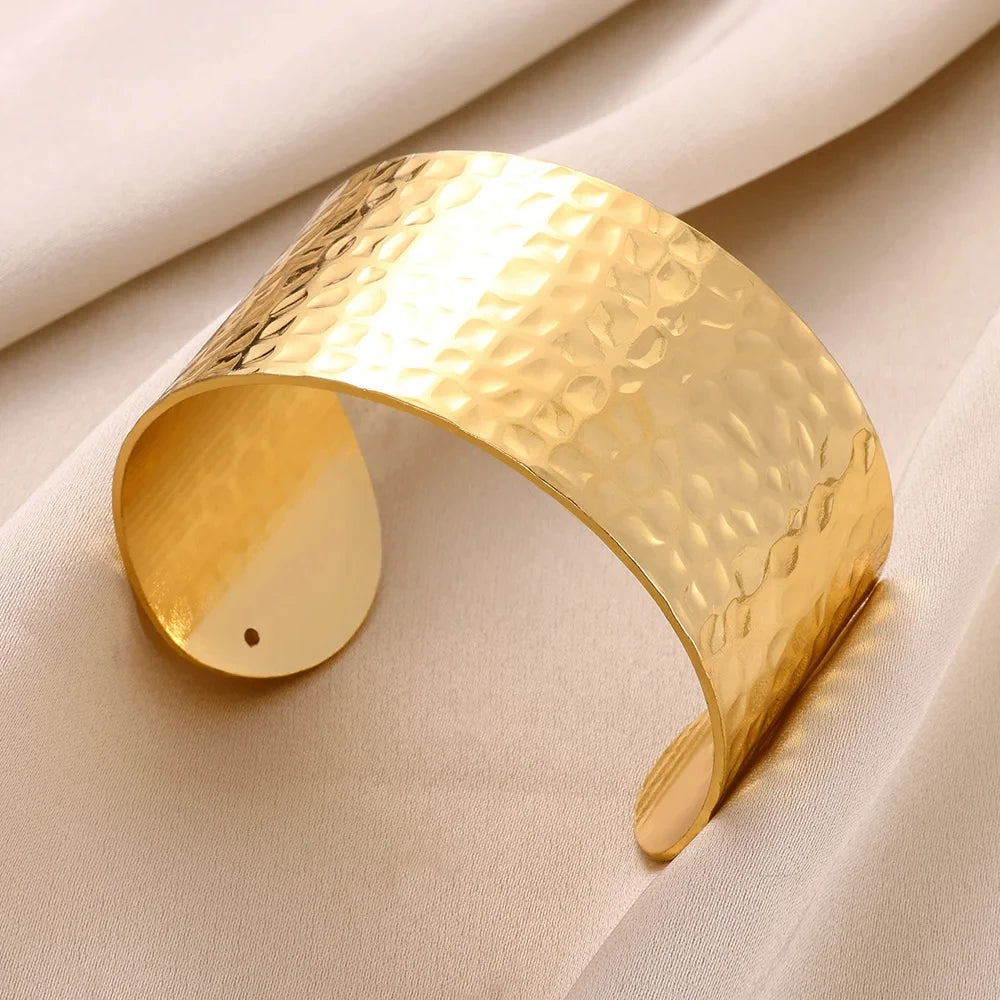 Gisella Textured Open Cuff Bracelet - Cuff Dahlia / Gold