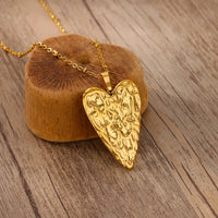 Ilse Textured Heart Pendant Necklace - Heart Cherie / Gold